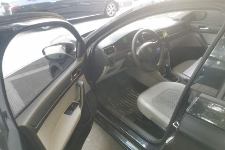 Used Skoda Rapid 2016 1.6L Automatic Chuanxing Edition Driver Seat