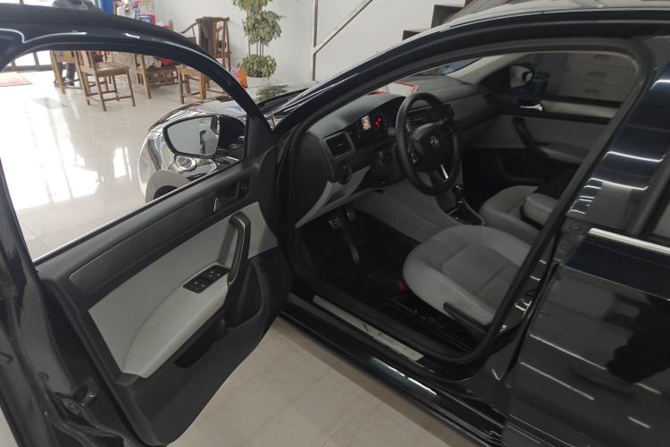 Used Skoda Rapid 2016 1.6L Automatic Zunxing Edition Driver Seat