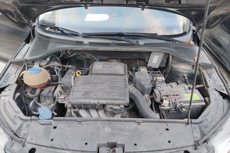 Used Skoda Rapid 2016 1.4L Manual Front-Wheel Drive Model Engine Bay