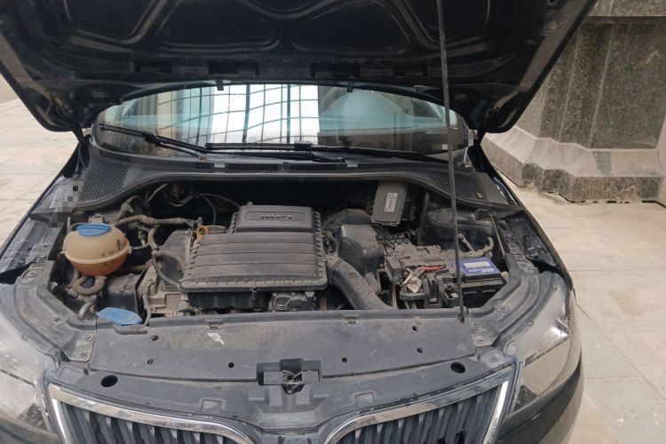 Used Skoda Rapid 2016 1.6L Manual Trend Edition Engine Bay Left