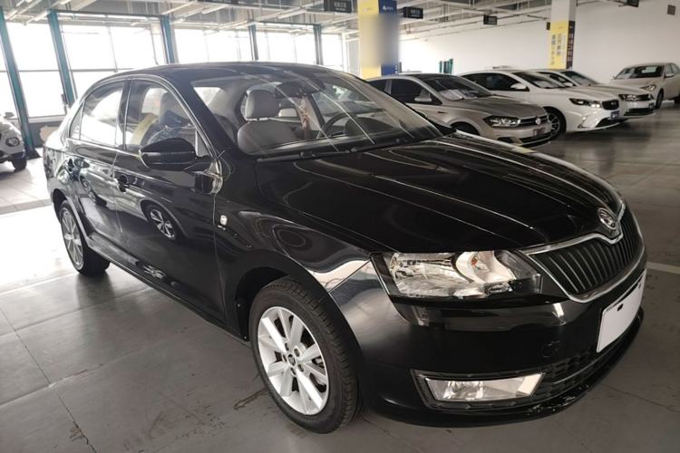 Used Skoda Rapid 2016 1.6L Manual Trend Edition Front Right 45 Deg