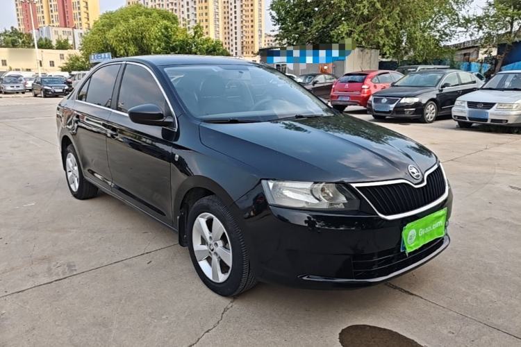 Used Skoda Rapid 2016 1.6L Automatic Front-Wheel Drive Model Front Right 45 Deg