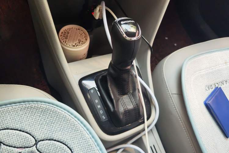 Used Skoda Rapid 2016 1.6L Automatic Chuanxing Edition Gear Lever