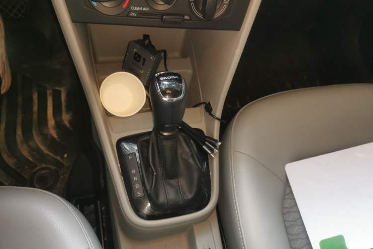 Used Skoda Rapid 2016 1.6L Automatic Chuanxing Edition Gear Lever