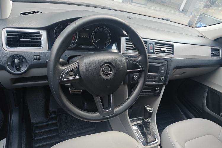 Used Skoda Rapid 2016 1.6L Automatic Zunxing Edition Interior 3