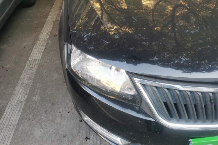 Used Skoda Rapid 2016 1.6L Automatic Chuanxing Edition Right Front Headlight