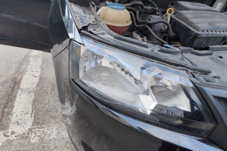 Used Skoda Rapid 2016 1.4L Manual Front-Wheel Drive Model Right Front Headlight