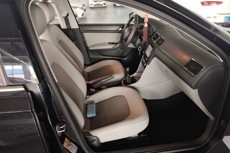Used Skoda Rapid 2016 1.6L Manual Trend Edition Right Front Seat