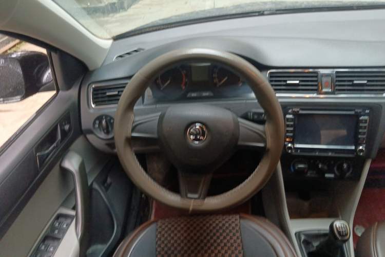 Used Skoda Rapid 2016 1.6L Manual Trend Edition Steering Wheel