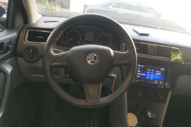 Used Skoda Rapid 2016 1.6L Automatic Chuanxing Edition Steering Wheel