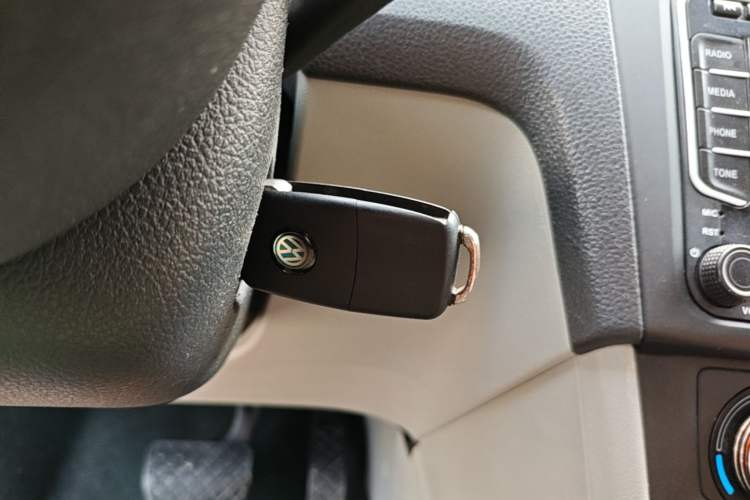 Used Skoda Rapid 2016 1.6L Automatic Front-Wheel Drive Model Vehicle Key