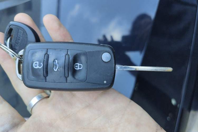 Used Skoda Rapid 2016 1.4L Manual Front-Wheel Drive Model Vehicle Key