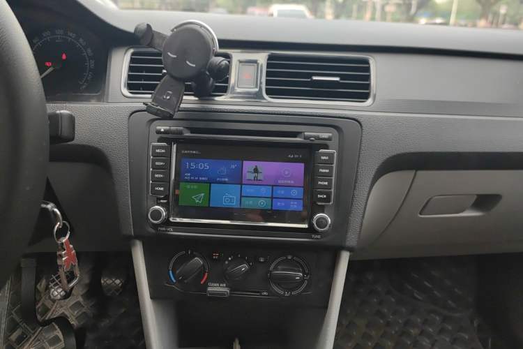 Used Skoda Rapid 2016 1.4L Manual Front-Wheel Drive Model Audio And AC Panel