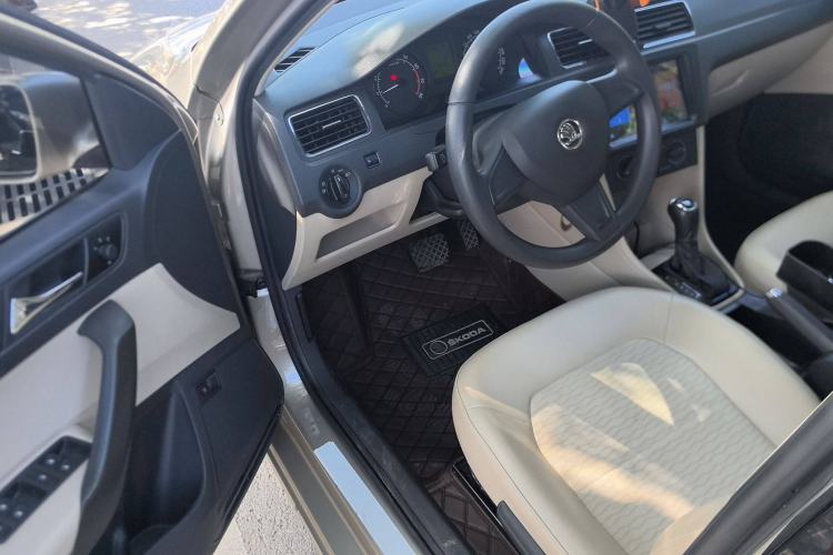 Used Skoda Rapid 2016 1.6L Automatic Chuanxing Edition Driver Seat