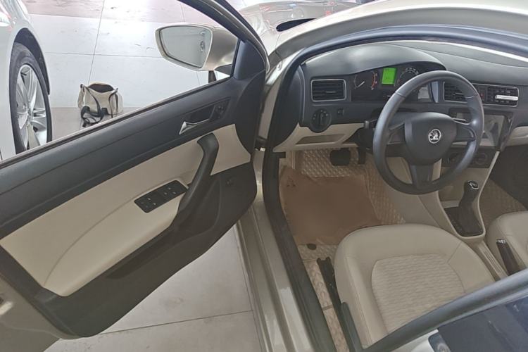 Used Skoda Rapid 2016 1.6L Automatic Chuanxing Edition Driver Seat