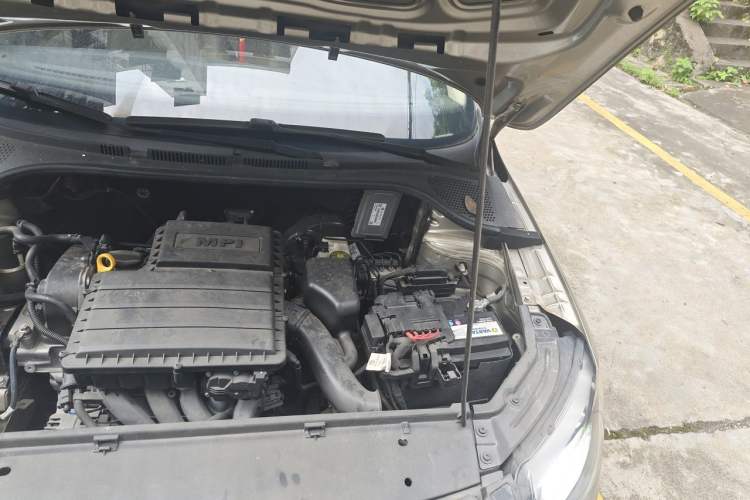 Used Skoda Rapid 2016 1.6L Automatic Chuanxing Edition Engine Bay Left