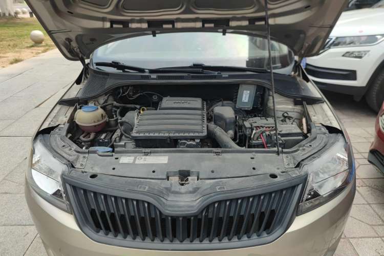 Used Skoda Rapid 2016 1.4L Manual Front-Wheel Drive Model Engine Bay