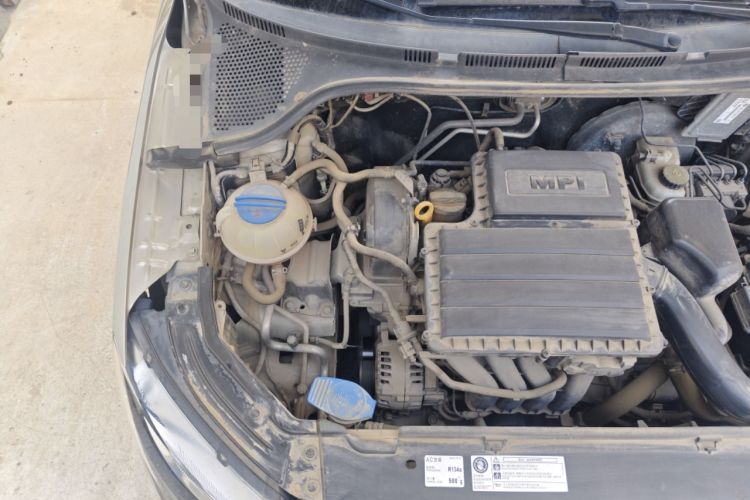 Used Skoda Rapid 2016 1.6L Automatic Chuanxing Edition Engine Bay Right