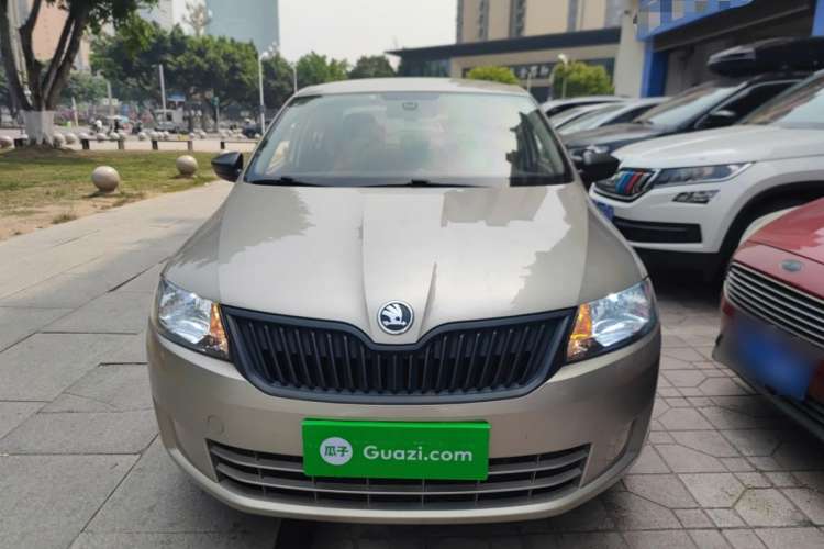 Used Skoda Rapid 2016 1.4L Manual Front-Wheel Drive Model Exterior 1