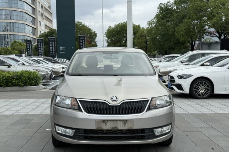 Used Skoda Rapid 2016 1.6L Automatic Chuanxing Edition Exterior 2