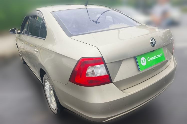 Used Skoda Rapid 2016 1.6L Automatic Chuanxing Edition Exterior 3