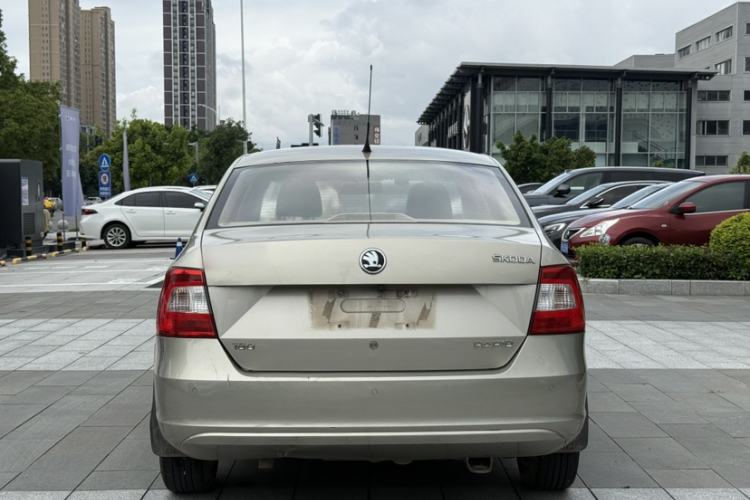 Used Skoda Rapid 2016 1.6L Automatic Chuanxing Edition Exterior 3