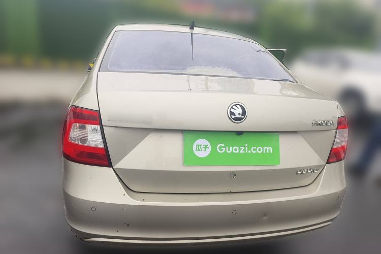 Used Skoda Rapid 2016 1.6L Automatic Chuanxing Edition Exterior 4