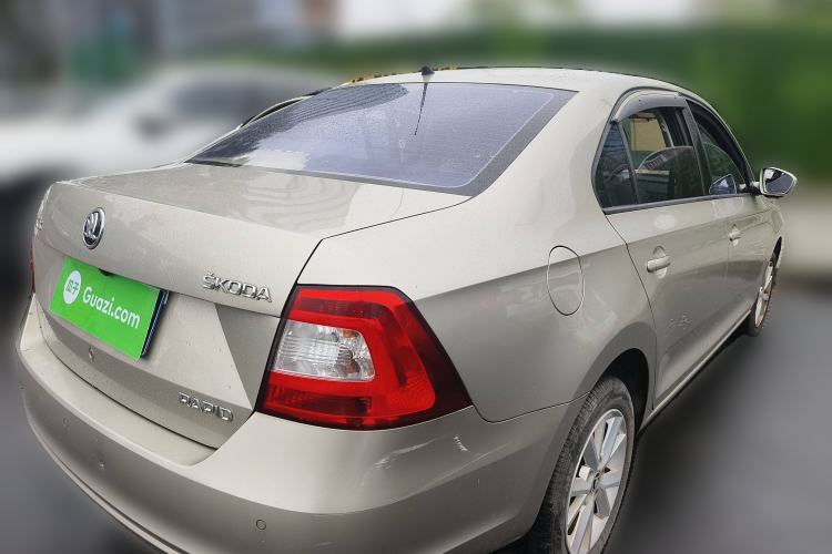 Used Skoda Rapid 2016 1.6L Automatic Chuanxing Edition Exterior 5