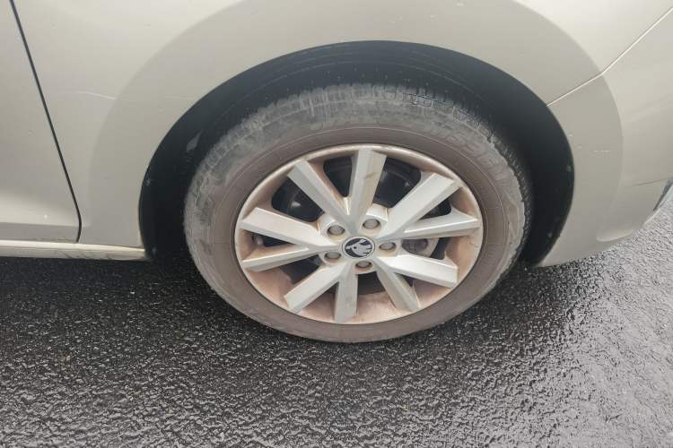 Used Skoda Rapid 2016 1.6L Automatic Chuanxing Edition Exterior 7