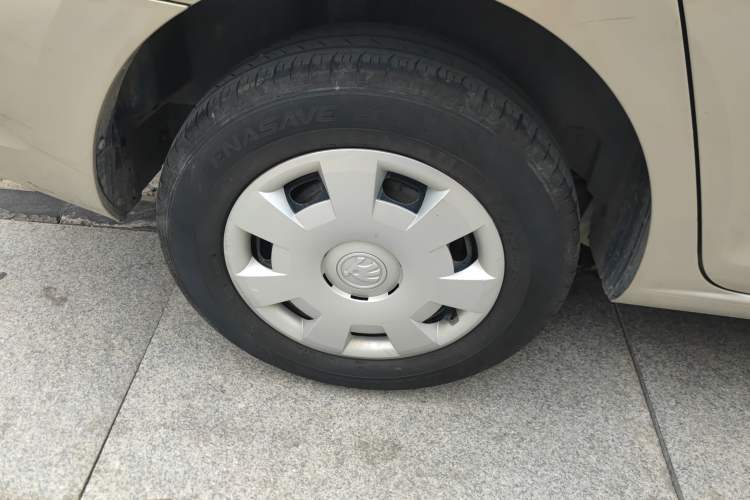 Used Skoda Rapid 2016 1.4L Manual Front-Wheel Drive Model Exterior 8