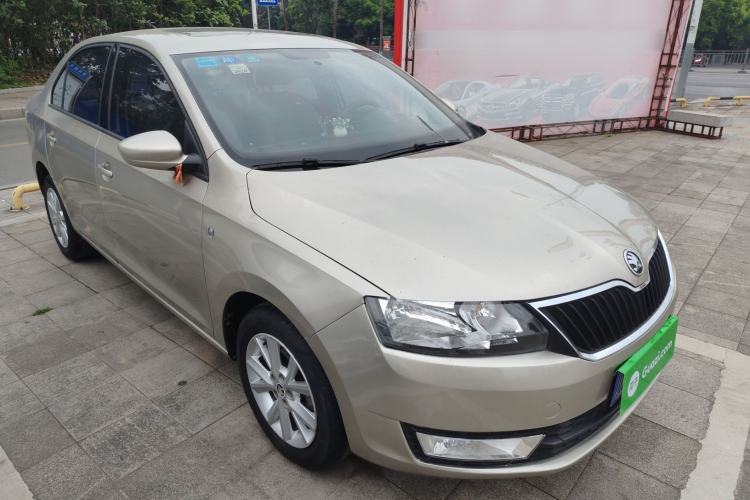 Used Skoda Rapid 2016 1.6L Manual Trend Edition Front Right 45 Deg