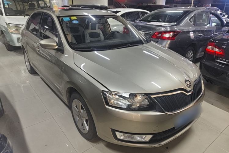 Used Skoda Rapid 2016 1.6L Automatic Chuanxing Edition Front Right 45 Deg