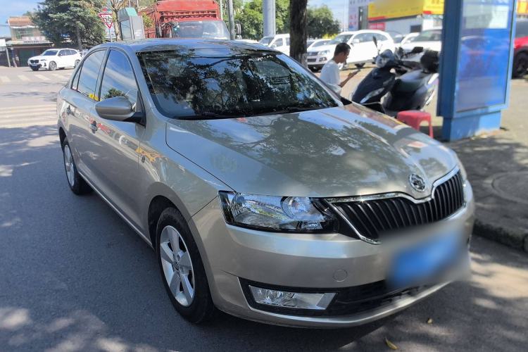 Used Skoda Rapid 2016 1.6L Automatic Chuanxing Edition Front Right 45 Deg