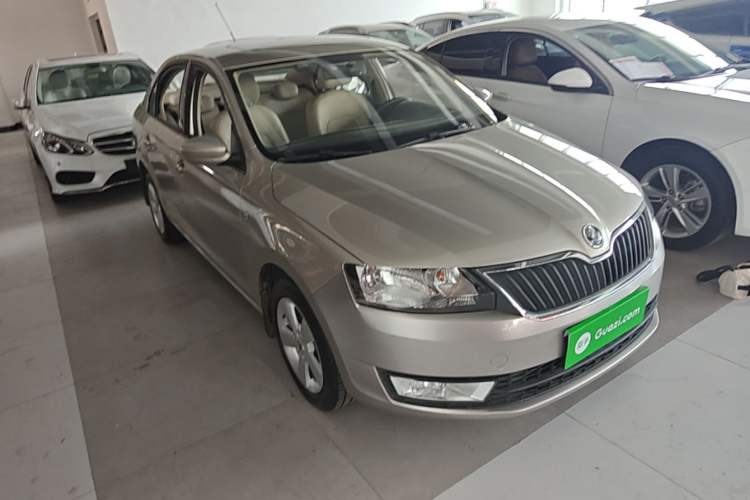 Used Skoda Rapid 2016 1.6L Automatic Chuanxing Edition Front Right 45 Deg