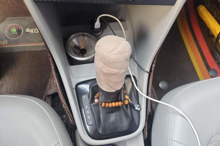 Used Skoda Rapid 2016 1.6L Automatic Chuanxing Edition Gear Lever