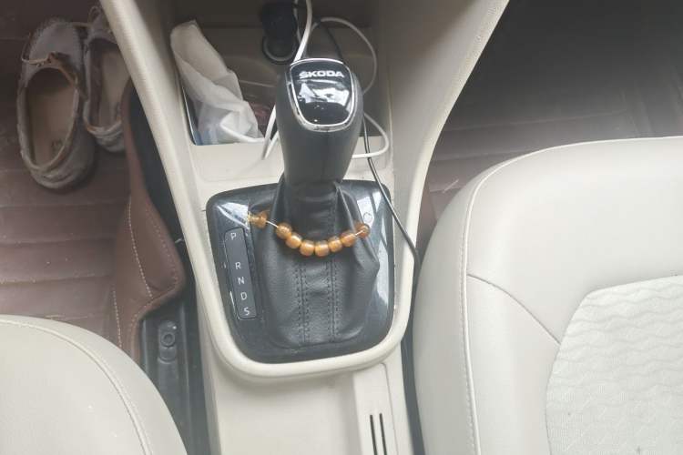 Used Skoda Rapid 2016 1.6L Automatic Chuanxing Edition Gear Lever