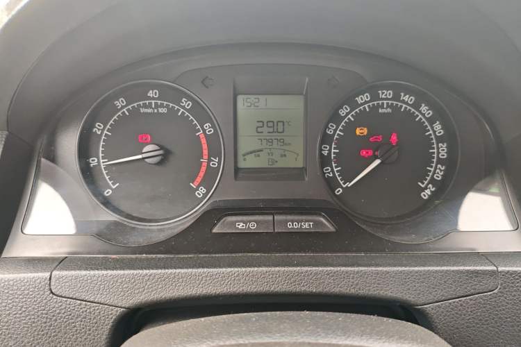 Used Skoda Rapid 2016 1.4L Manual Front-Wheel Drive Model Instrument Cluster