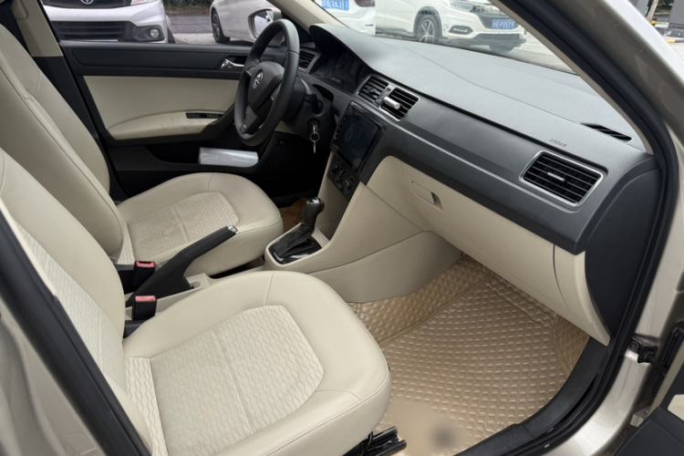 Used Skoda Rapid 2016 1.6L Automatic Chuanxing Edition Interior 3