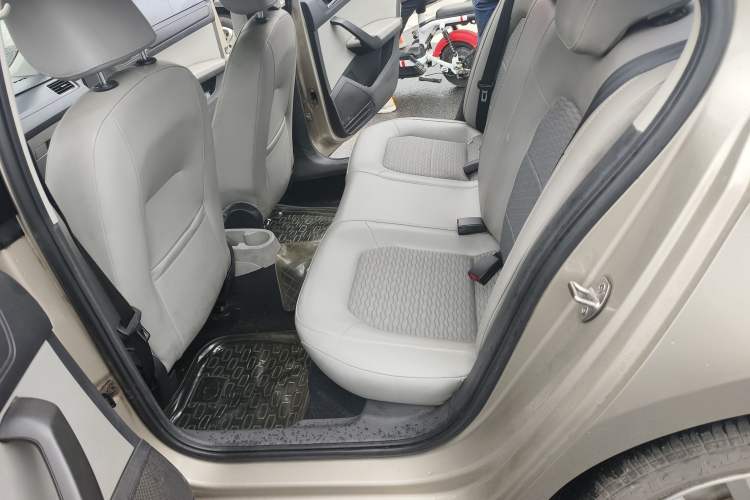 Used Skoda Rapid 2016 1.6L Automatic Chuanxing Edition Interior 4