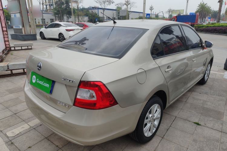 Used Skoda Rapid 2016 1.6L Manual Trend Edition Rear Right 45 Deg