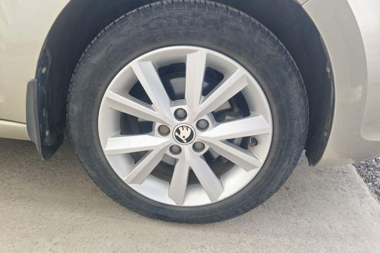 Used Skoda Rapid 2016 1.6L Automatic Chuanxing Edition Right Front Wheel Hub