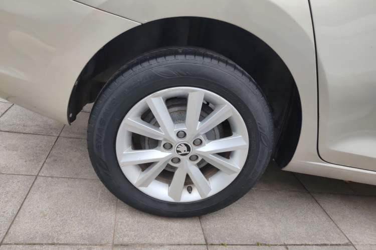 Used Skoda Rapid 2016 1.6L Manual Trend Edition Right Rear Wheel Hub