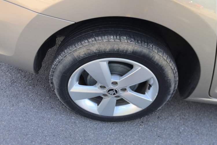 Used Skoda Rapid 2016 1.6L Automatic Chuanxing Edition Right Rear Wheel Hub