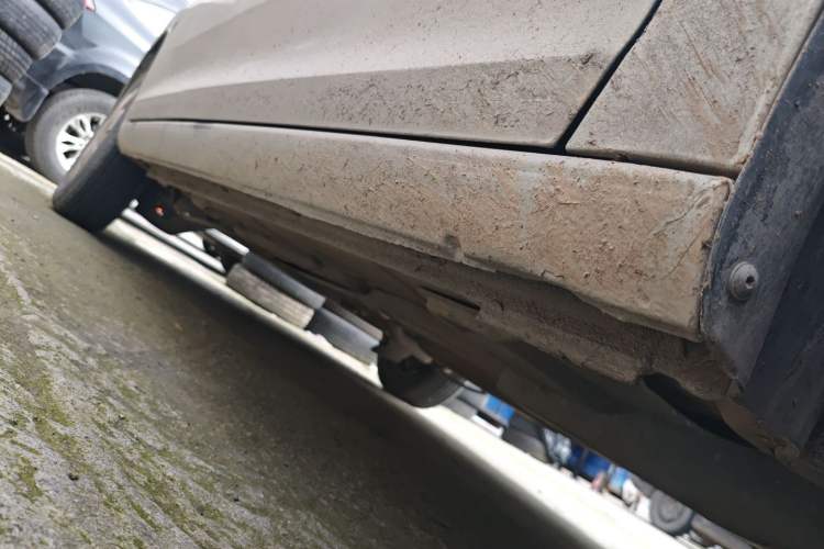 Used Skoda Rapid 2016 1.4L Manual Front-Wheel Drive Model Right Side Sill