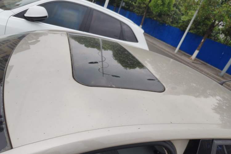 Used Skoda Rapid 2016 1.6L Manual Trend Edition Roof