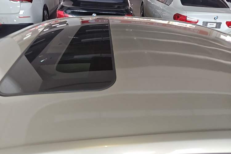 Used Skoda Rapid 2016 1.6L Automatic Chuanxing Edition Roof