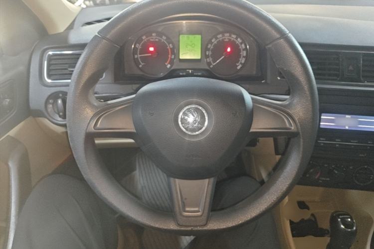 Used Skoda Rapid 2016 1.6L Automatic Chuanxing Edition Steering Wheel