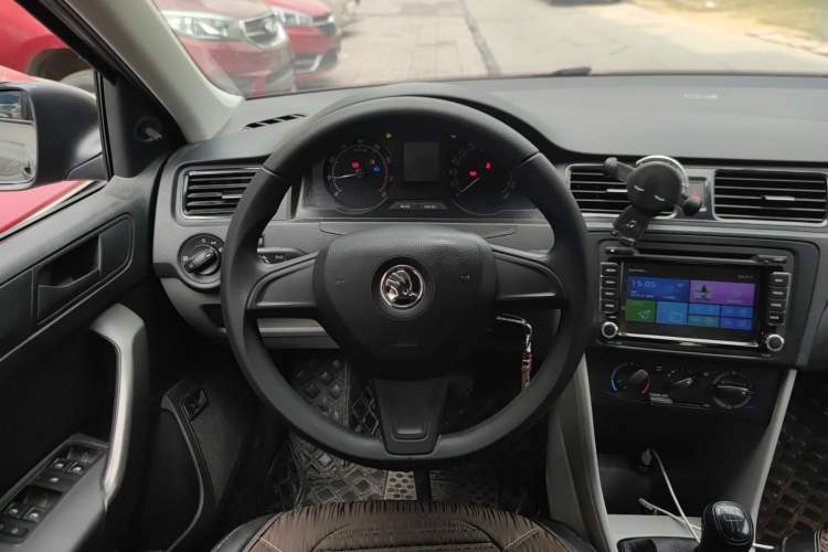 Used Skoda Rapid 2016 1.4L Manual Front-Wheel Drive Model Steering Wheel