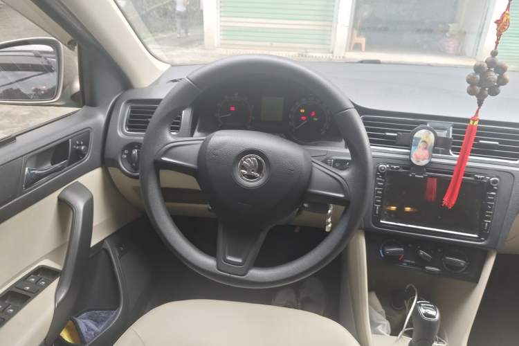 Used Skoda Rapid 2016 1.6L Automatic Chuanxing Edition Steering Wheel