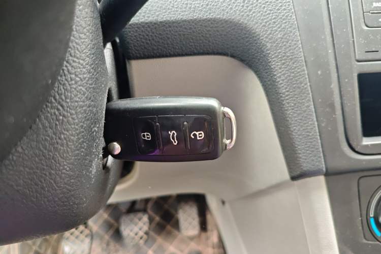 Used Skoda Rapid 2016 1.4L Manual Front-Wheel Drive Model Vehicle Key